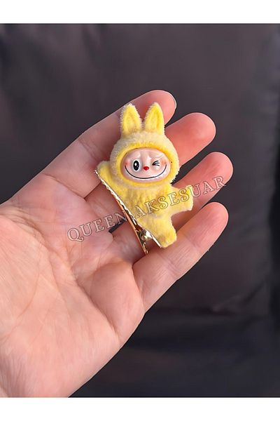 QUEEN AKSESUAR New Trend 3D Furry Labubu Toy Figured Clamp Buckle Yellow