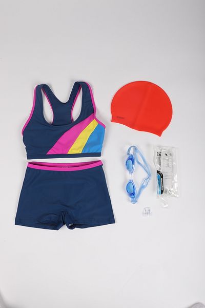 My-o Children's Swimming Set - /Swimming Goggles /Earplugs/ Silicone Cap / Children's Swimmer Shorts Bikini - Set of 4