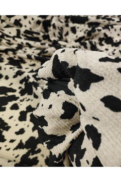 Kumaş Parça Wrapped Jersey in Cream Black Colors Width: 150 cm