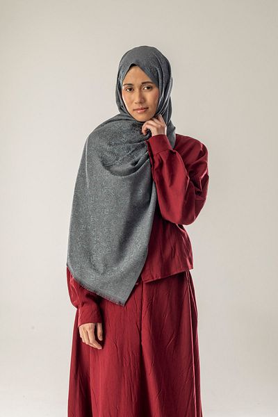 FLEUR SOİE Ashen Drift Patterned Woven Cotton Shawl