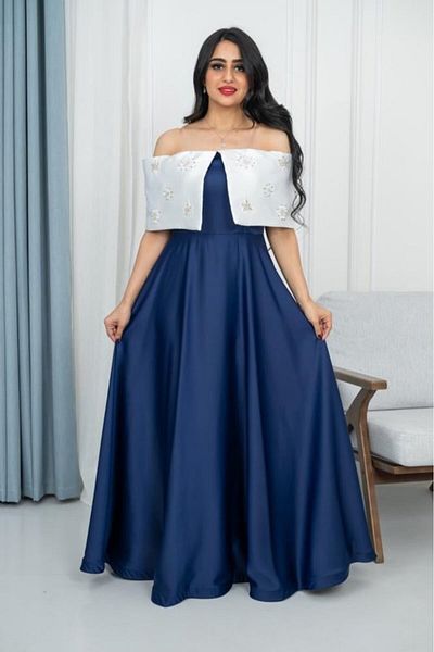 Nice Model Royal Off-Shoulder Evening Dress White Embroidered Stones Luxury Crepe Long Formal Gown