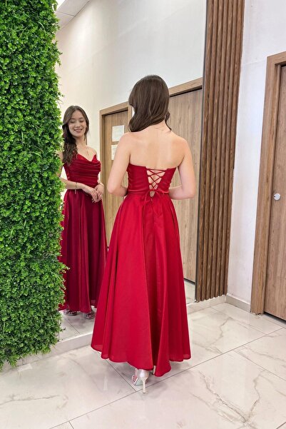 By Saygı Kadın Degaje Straplez Yaka Astarlı Organze Saten Midi Elbise