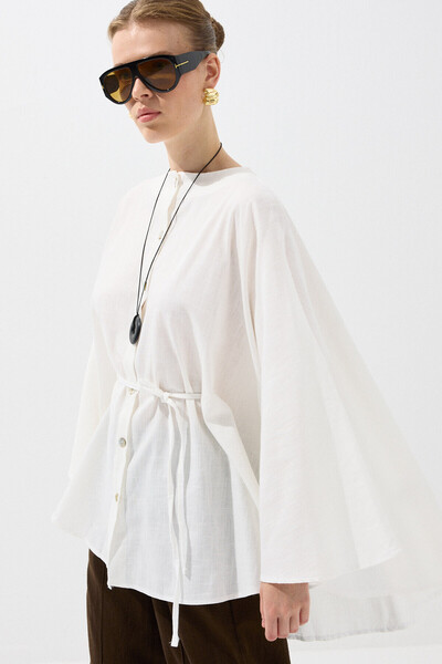 KUAD قميص كبير الحجم موديل Ecru Flowy Cape