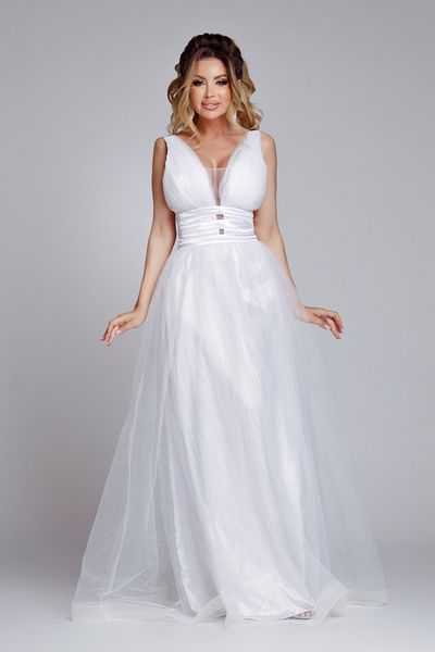Atmosphere Fashion Elegant long dress made of white tulle with glitter