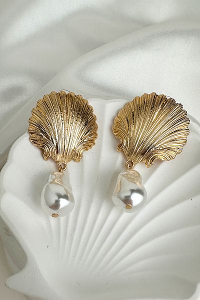 Modex Trapezoid Pearl Detail Metal Seashell Earrings (6cm)