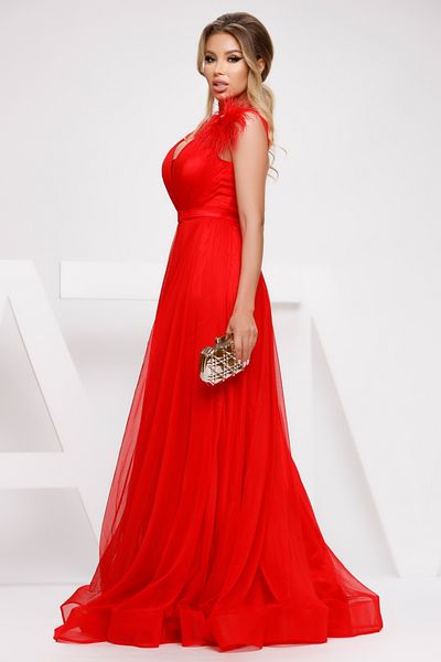Atmosphere Fashion Long red tulle dress and feather accessory