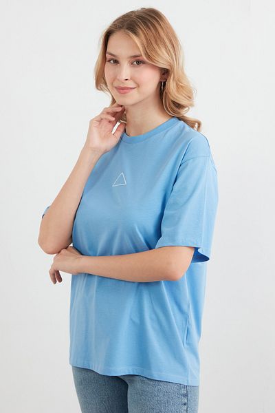 Fulla Moda Tricou oversize cu decolteu triunghi brodat