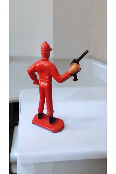 Hureggo Vintage Race Car Fuel Officer Mini Figure Toy & 8 cm
