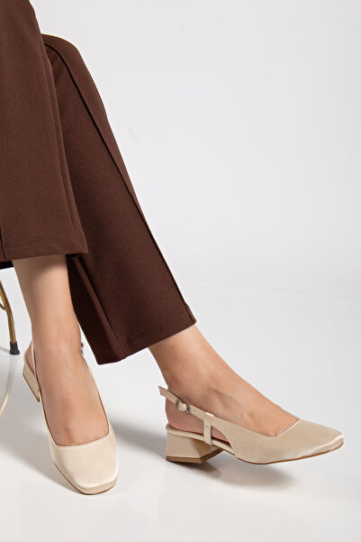 Pier Vino حذاء نسائي من الجلد الطبيعي من الداخل وقماش الساتان البيج من الخارج...