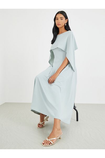 Styli Solid Cape Sleeve Pleated Detail Midi Dress