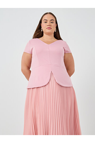 Styli Plus Size Short Sleeves Pleated A-Line Midi Dress