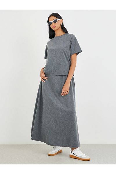Styli Solid Short Sleeve Top and A-Line Maxi Skirts Co-Ords