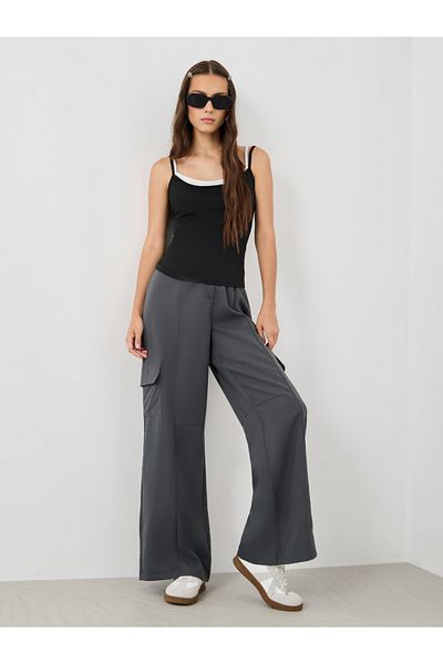 Styli Solid Contrast Neckline Strappy Cami Top