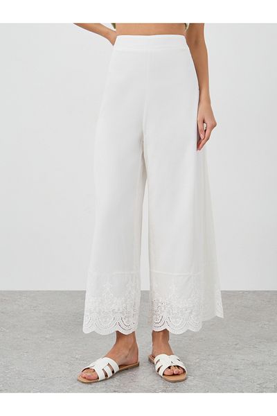 Styli Solid Schiffli Hem Wide Leg Pants