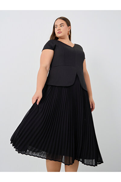Styli Plus Size Short Sleeves Pleated A-Line Midi Dress