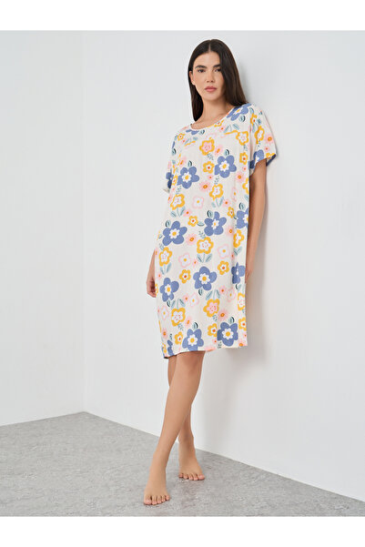 Styli قميص نوم متوسط ​​الطول بأكمام قصيرة ومطبوع بالورود