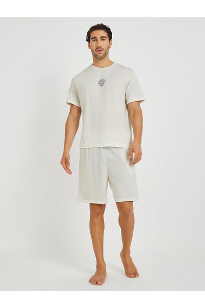 Styli Minimal Print T-Shirt and Shorts Pyjama Set