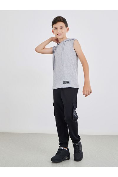 Styli Badge Detail Sleeveless Hooded T-Shirt