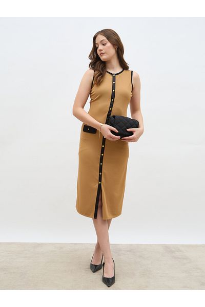 Styli Women Beige Contrast Trim Sleeveless Sheath Midi Dress with Button Front