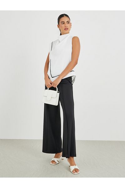 Styli Solid Asymmetric Hem Sleeveless Top