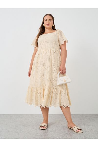 Styli Plus Size Schiffli Half Sleeves A-Line Midi Dress