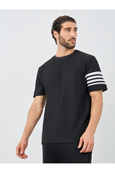 Styli تي شيرت مخطط بأكمام قصيرة ومقاس كبير