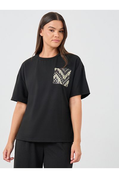 Styli Printed Pocket Round Neck T-Shirt and Pyjama Set