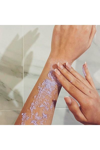 artistry Body Peeling with Smoothing Effect That Removes Dull and Dry Surface on the Skin
