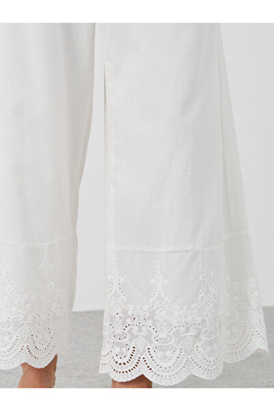 Styli Solid Schiffli Hem Wide Leg Pants