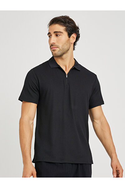 Styli تي شيرت بولو رجالي أسود بسحاب أمامي وقصة مريحة