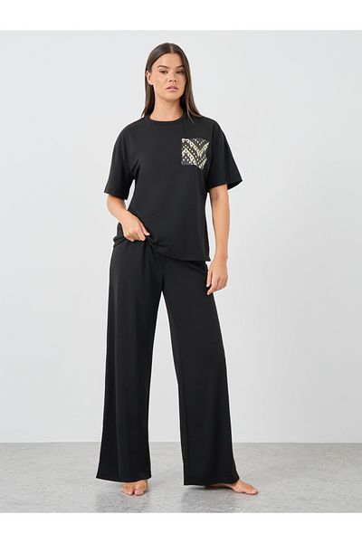 Styli Printed Pocket Round Neck T-Shirt and Pyjama Set