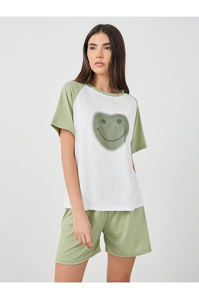 Styli Raglan Sleeve Smile Printed T-Shirt and Shorts Pyjama Set