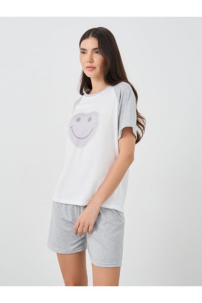 Styli Raglan Sleeve Smile Printed T-Shirt and Shorts Pyjama Set
