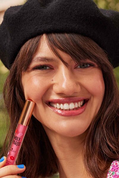 Essence EMILY IN PARIS by essence plumping lip oil 01