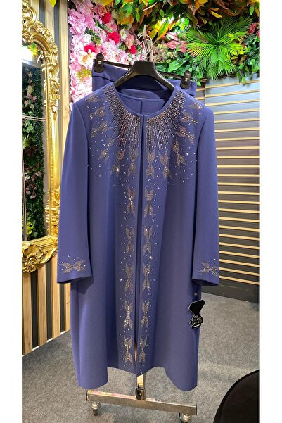 MİSS DİAMOND بدلة بنطلون ثلاثي باللون الأزرق مع بطانة مرصعة بالحجارة على الرق...