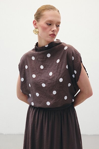 Sateen Puantiye Desenli Bluz - Kahve