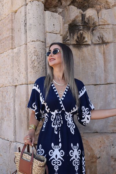 bytugcekaya Rochie cu model bleumarin cu talie elastică și detaliu șir