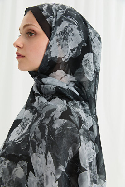 cs camellia scarf Σάλι από μεταξωτό κρεπ Aura - Μαύρο