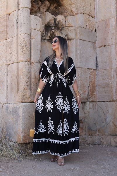 bytugcekaya Φόρεμα με μαύρο σχέδιο με ελαστική λεπτομέρεια στη μέση