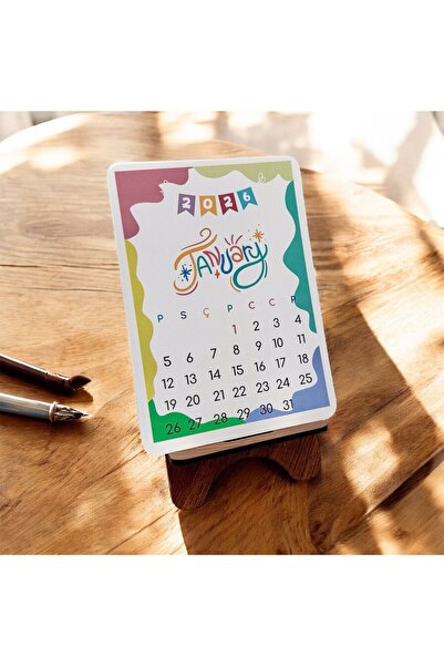 HOBİREYON 2026 Takvim - İngilizce Renkli Standlı Masaüstü Takvim- Ahşap Telefon Tutucu
