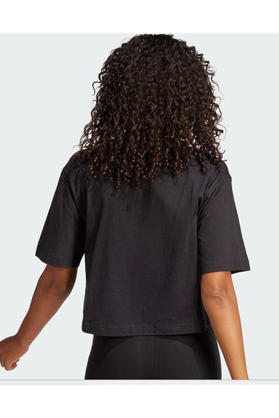 adidas Boyfriend tričko Essentials s velkým logem