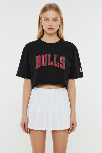 BA Sportswear تي شيرت شيكاغو لكرة السلة باللون الأسود كبير الحجم