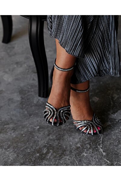 PELİN'İN AYAKKABILARI VENEDİC SİYAH SATEN TOPUKLU AYAKKABI