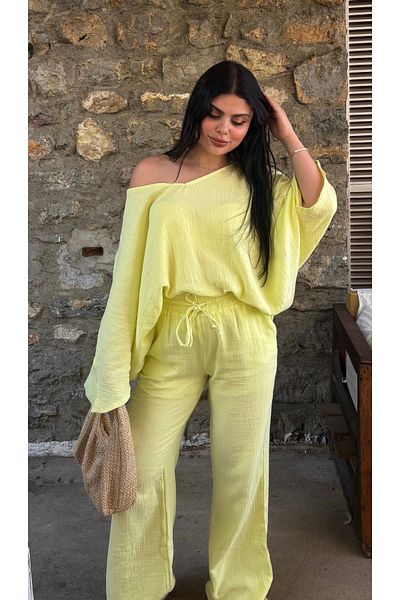 Butik Neon Yellow Fluffy Muslim Set