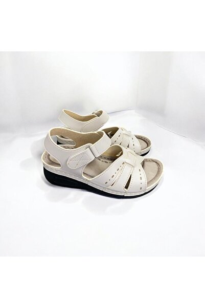 Desimod Women's Beige Soft Inner Orthopedic Sole Comfortable Daily Hajj Umrah Women's Sandals