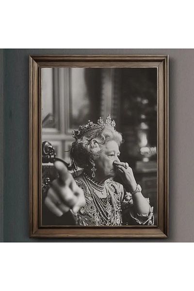 512 STORE Vintage Queen Bathroom Wall Decor Frameless Poster