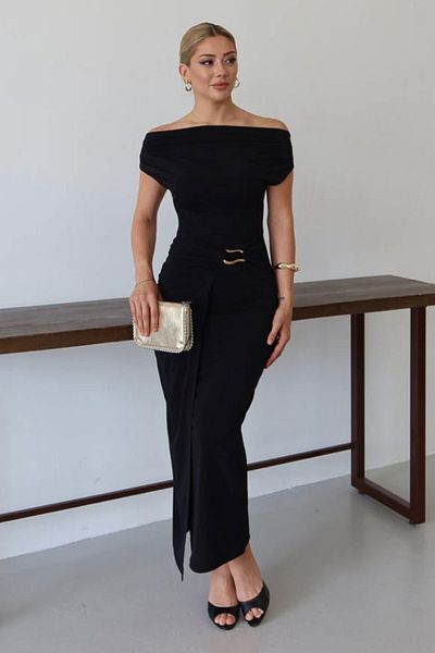 MILANOFOX Sandy Madonna Sleeveless Dress with Black Buckle – Modern Interpretation of Elegance and Grace