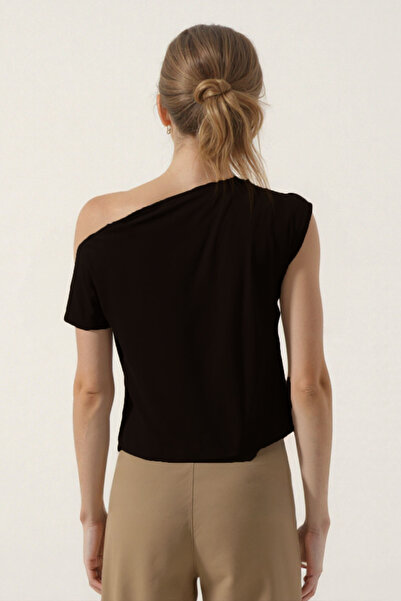 Vitrin One Shoulder Gather Detailed Blouse