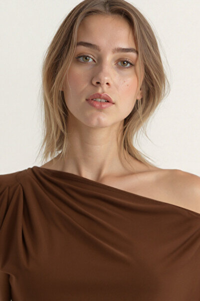 Vitrin One Shoulder Gather Detailed Blouse
