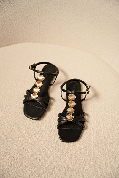 LAMİNTA Jojo Gold Women's Sandals with Seashell Accessories